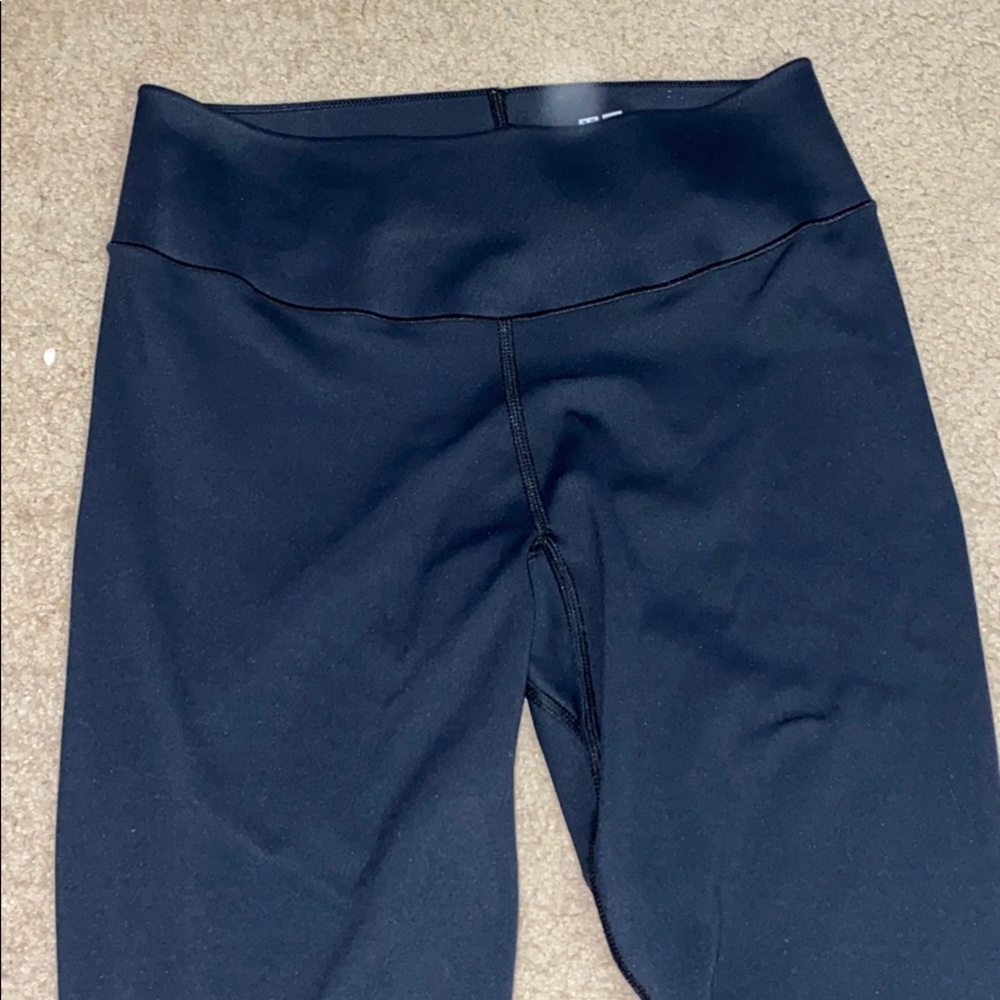 Black leggings size small Uniqlo